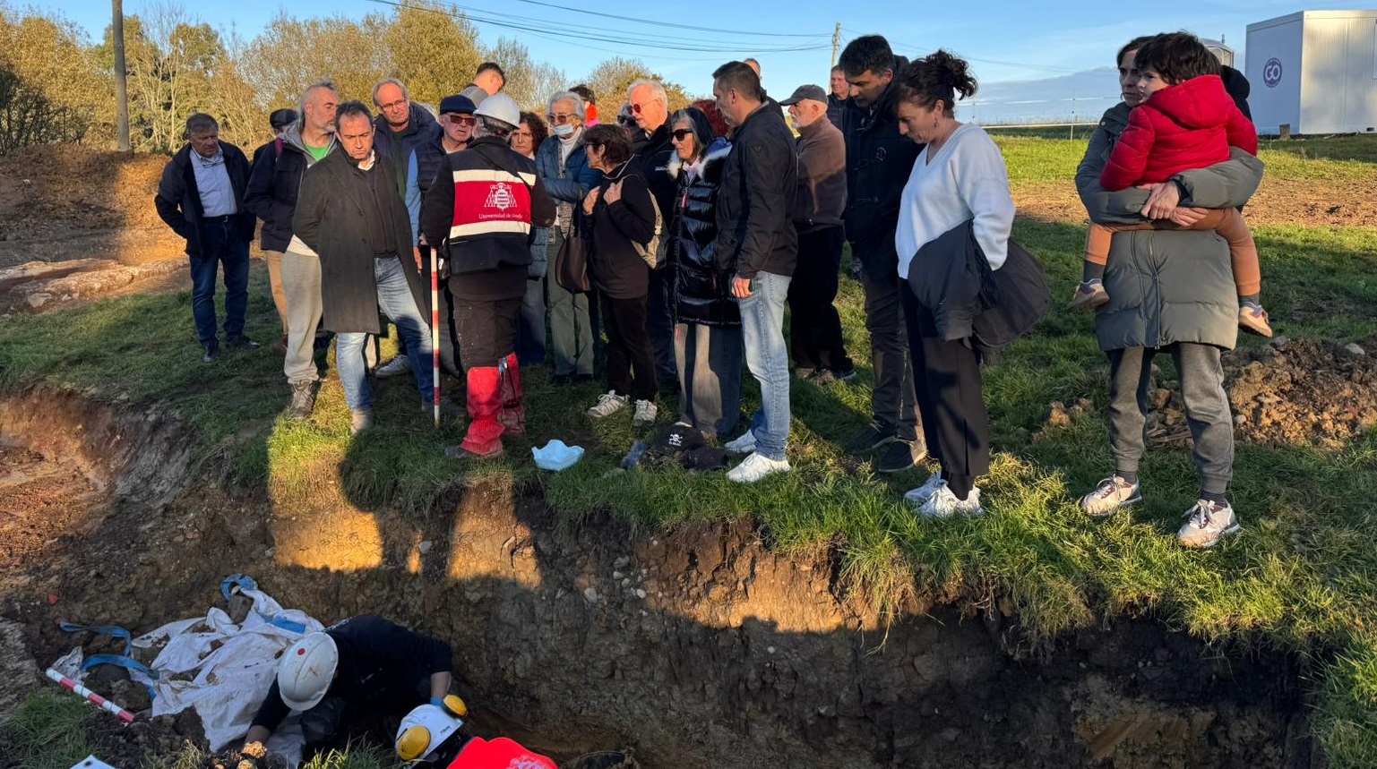 Imagen - Ovidio Zapico confirma el hallazgo de los primeros restos en la fosa de La Lloba y reafirma el compromiso con la memoria democrática